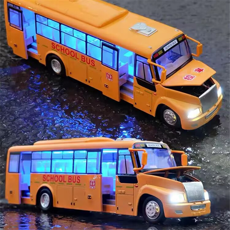 Party Games Bus - 1/32 Alloy America School Bus Model